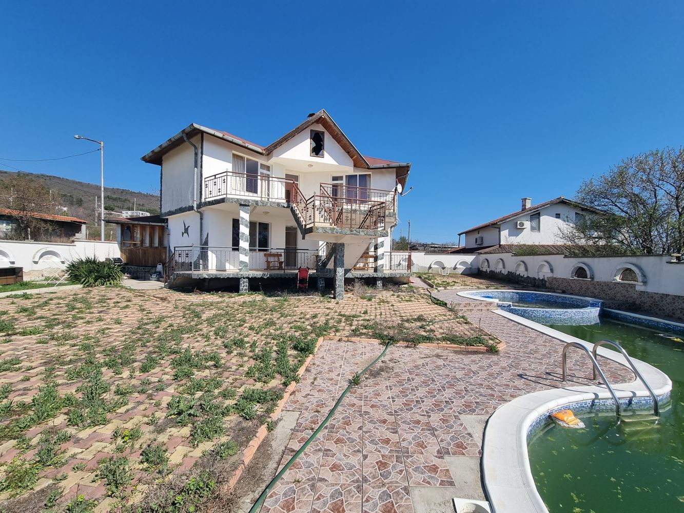 Luxury house with swimming pool and sea panorama in Sveti Vlas – only 1 km from the beach