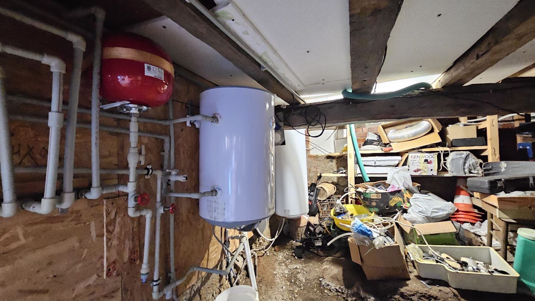 Excellent single-story house with pool and spacious yard in Dyulevo village