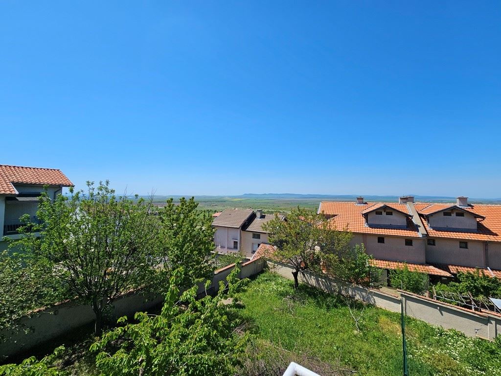 Spacious Detached House with Panoramic Views in Kosharitsa