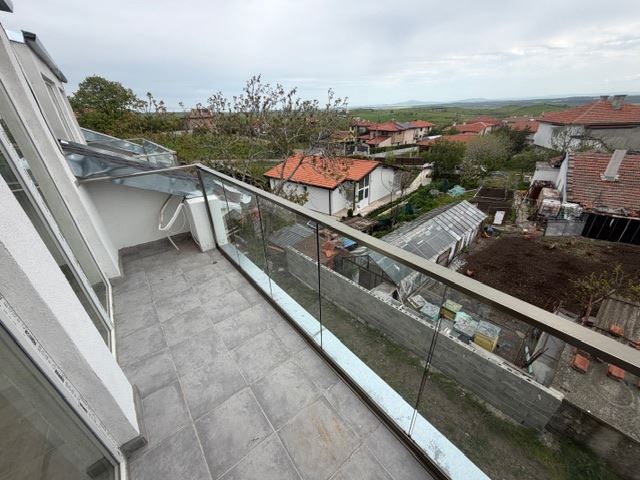 Three-storey terraced house in Banevo – modern construction, yard and two parking spaces