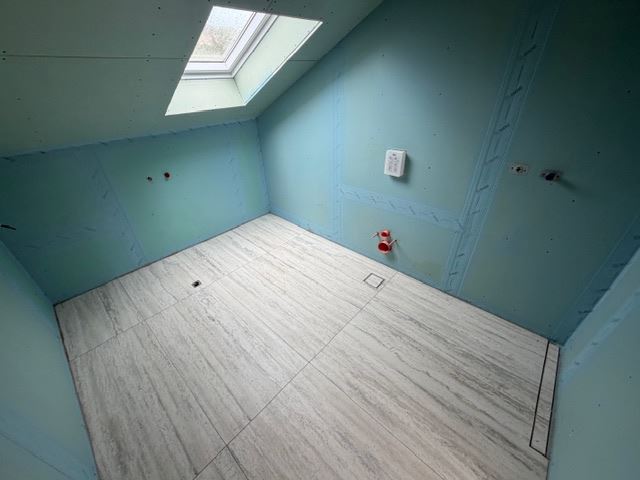 Three-storey terraced house in Banevo – modern construction, yard and two parking spaces