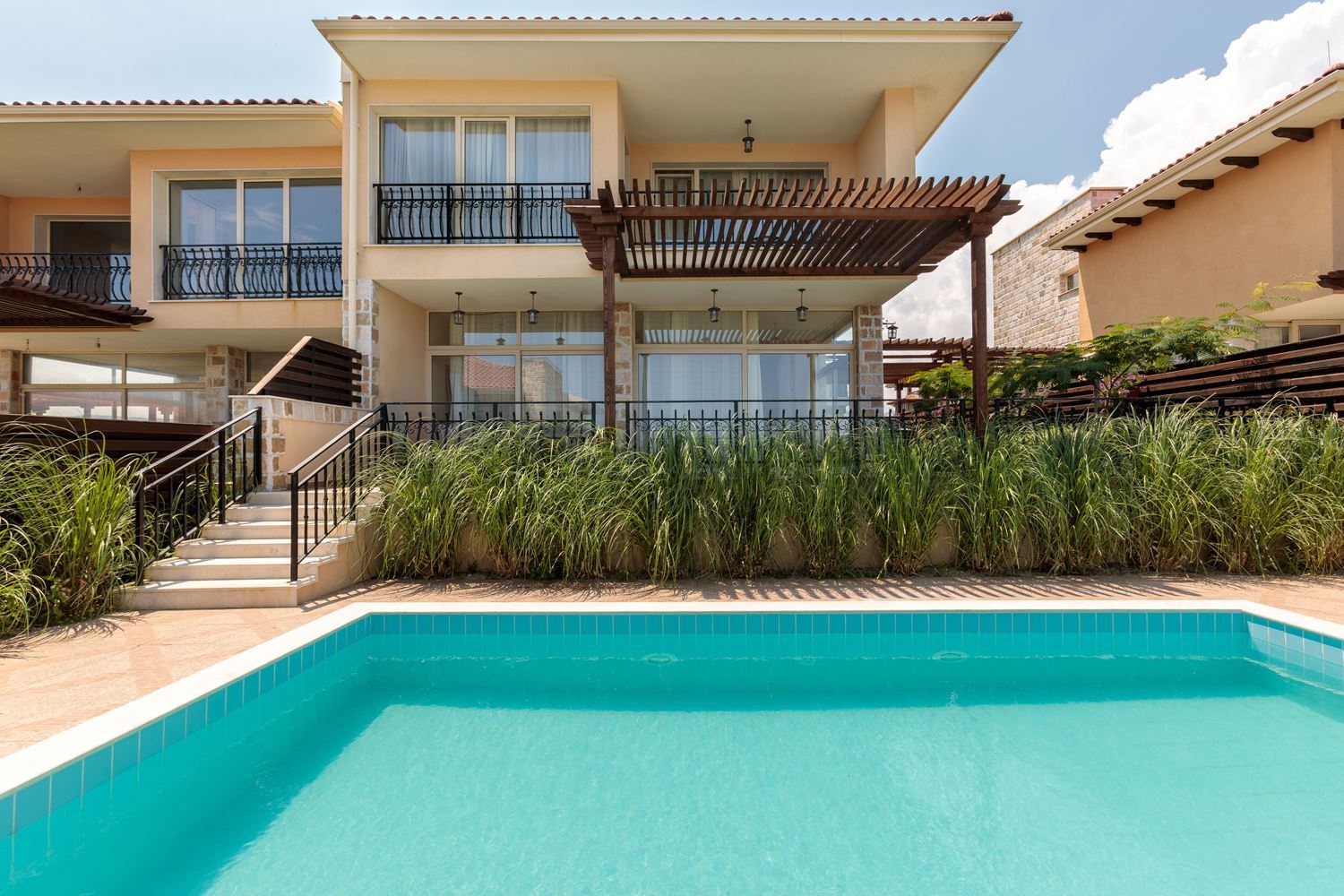 Prestigious seaside house with pool in Lozenets – luxury, tranquility, and inspiring views