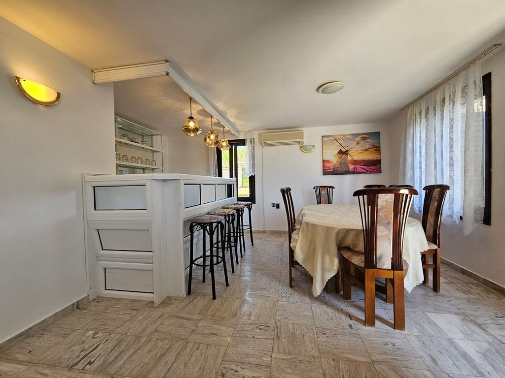 Spacious Detached House with Panoramic Views in Kosharitsa