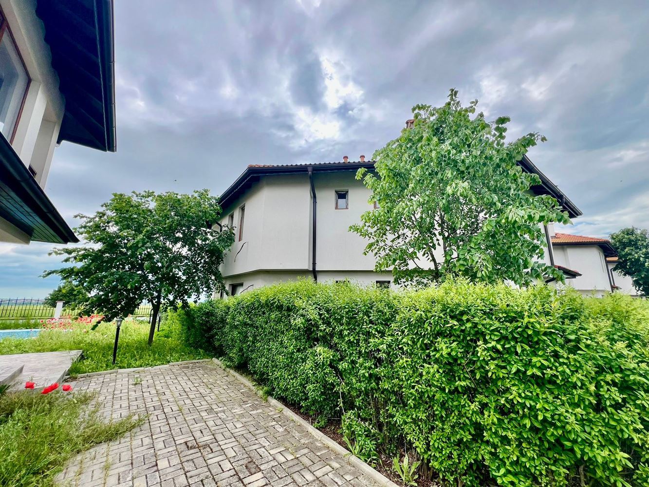 Detached two-storey house with yard and swimming pool in a gated complex in Aheloy