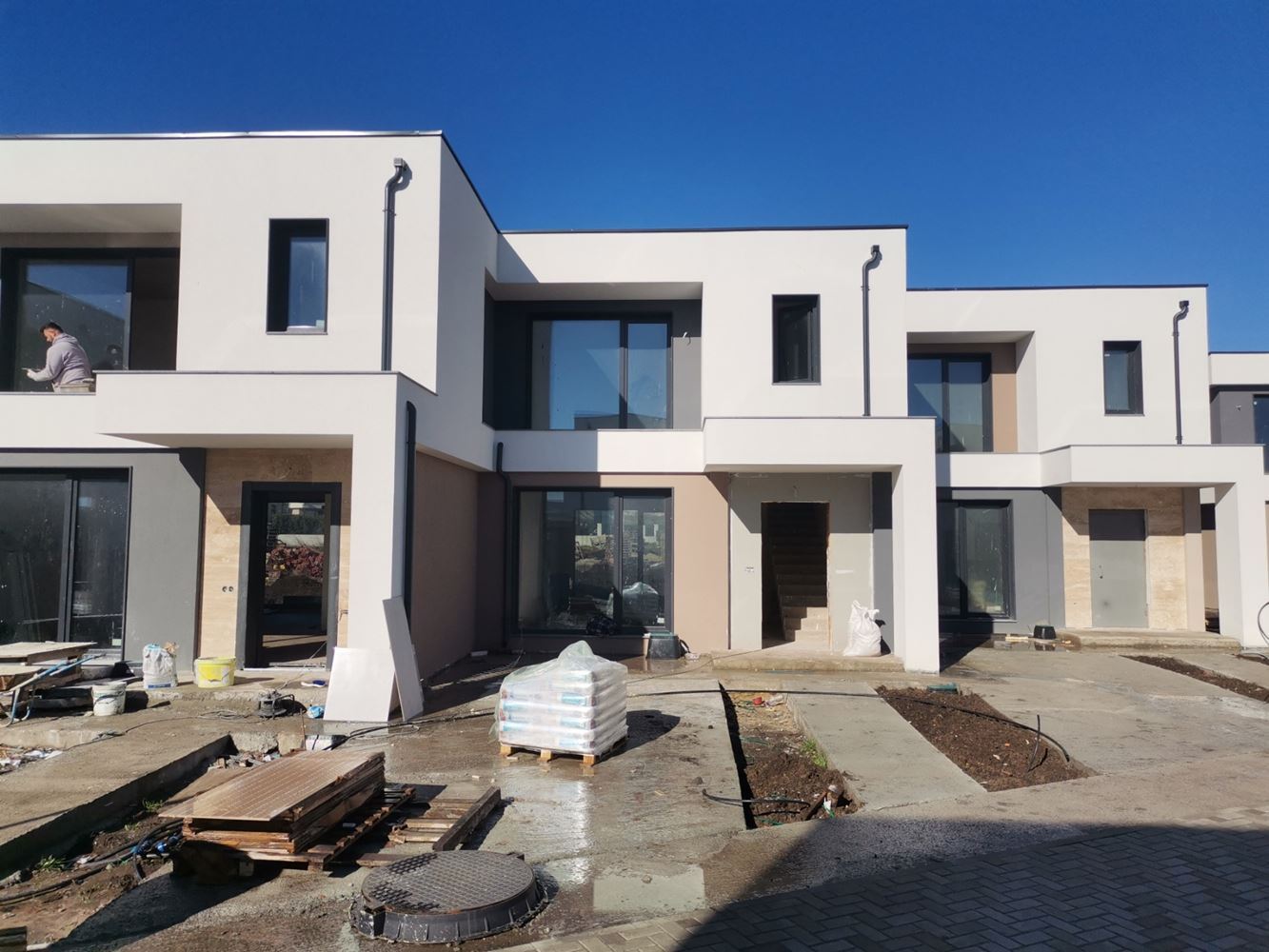 Modern two-storey house in a gated complex between Pomorie and Sarafovo – comfort, security and year-round living