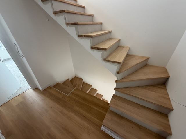 Three-storey terraced house in Banevo – modern construction, yard and two parking spaces