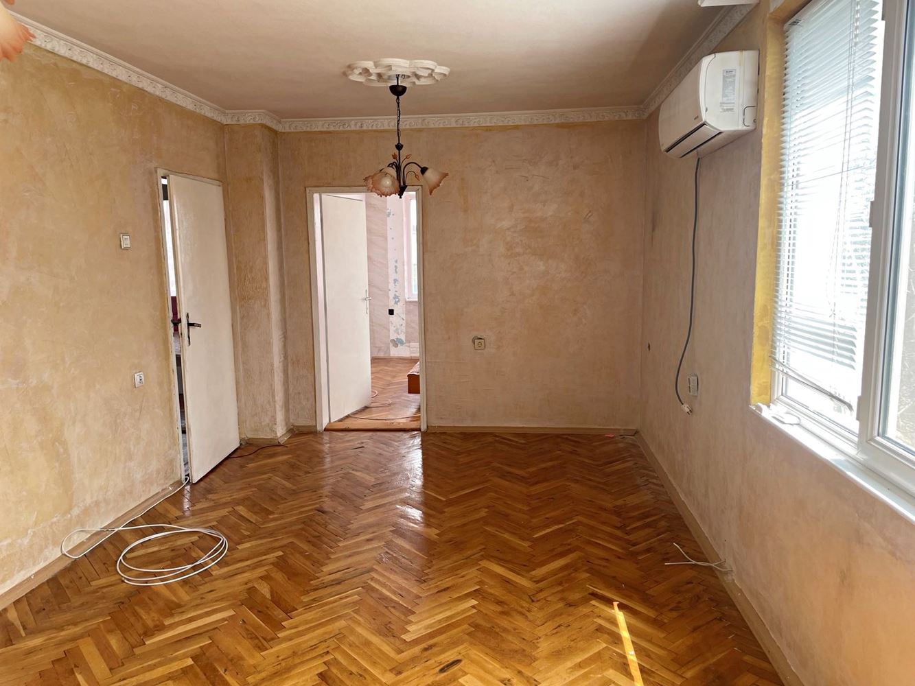 Detached part of a house with garden in Burgas – Banevo, spacious layout, functionality and excellent location near the mineral baths