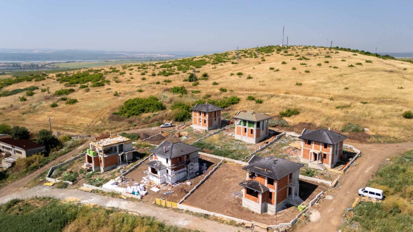 Detached house with a large yard and four bedrooms – Cherni Vrah village
