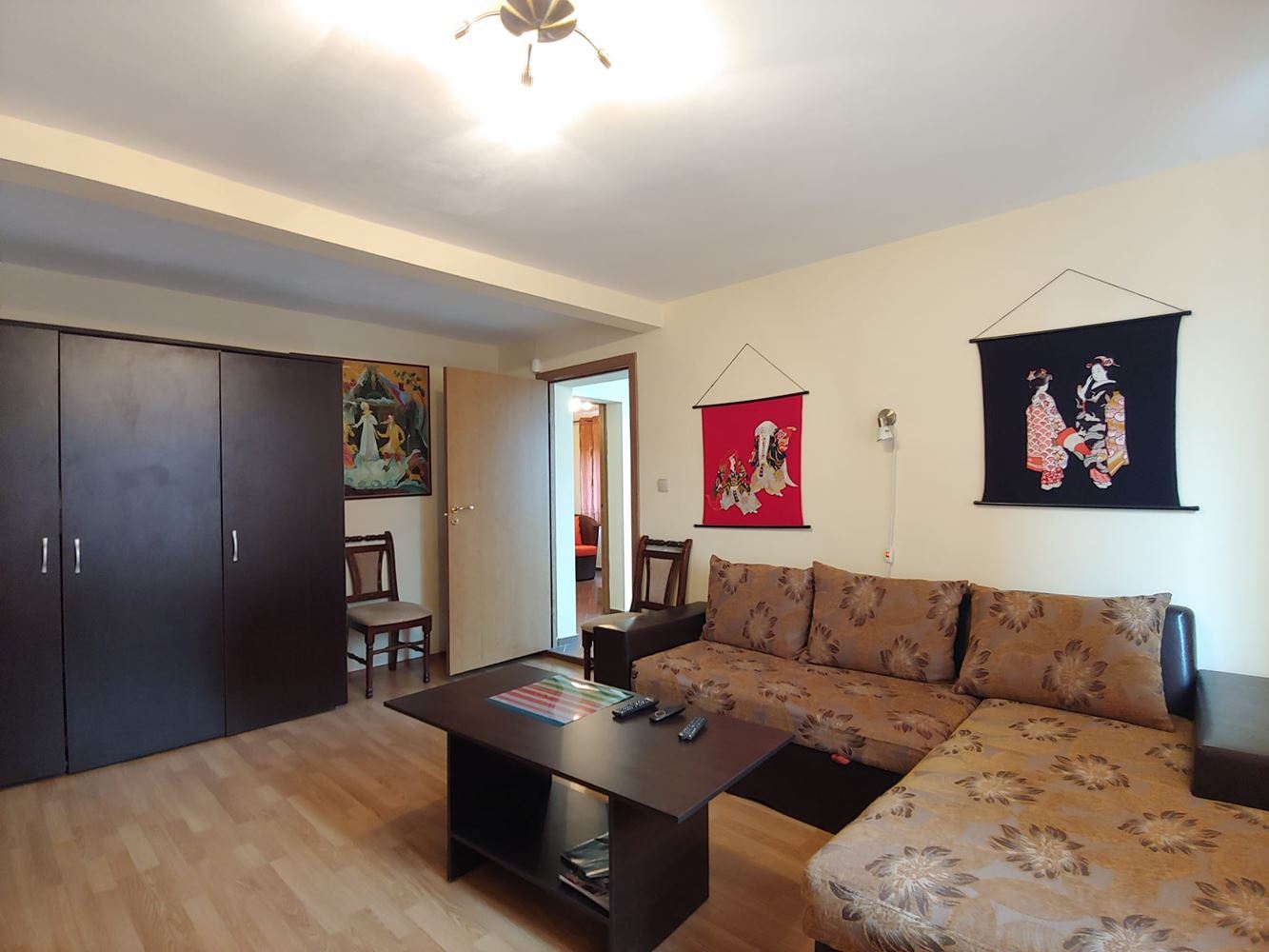 Spacious Two-Storey House with a Huge Garden, Fireplace, Sauna and Jacuzzi in Drachevo Village
