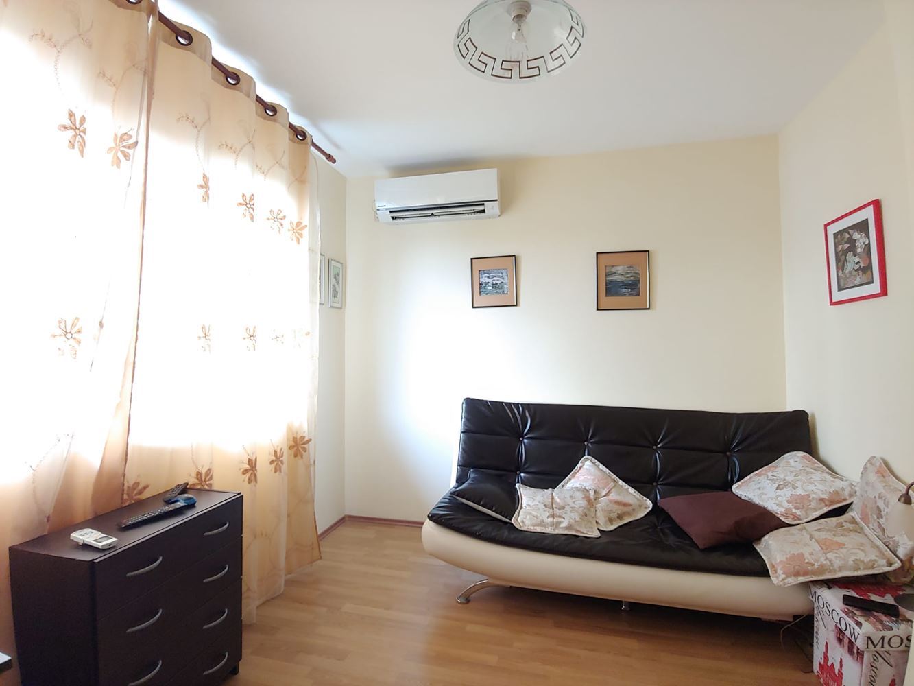Spacious Two-Storey House with a Huge Garden, Fireplace, Sauna and Jacuzzi in Drachevo Village