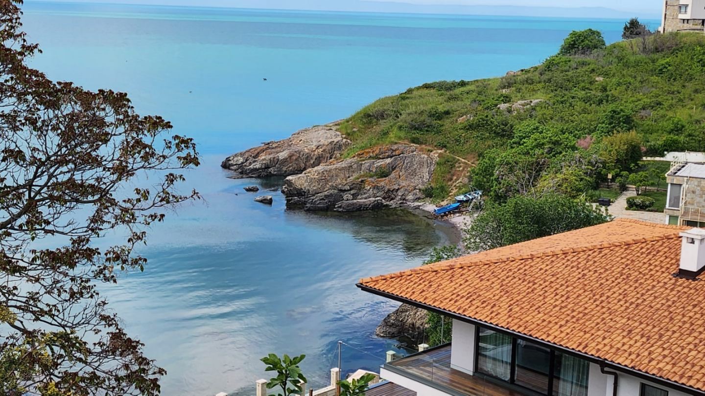 Stunning Three-Storey House on the First Sea Line in Sozopol with Panoramic Views of Paradise Bay