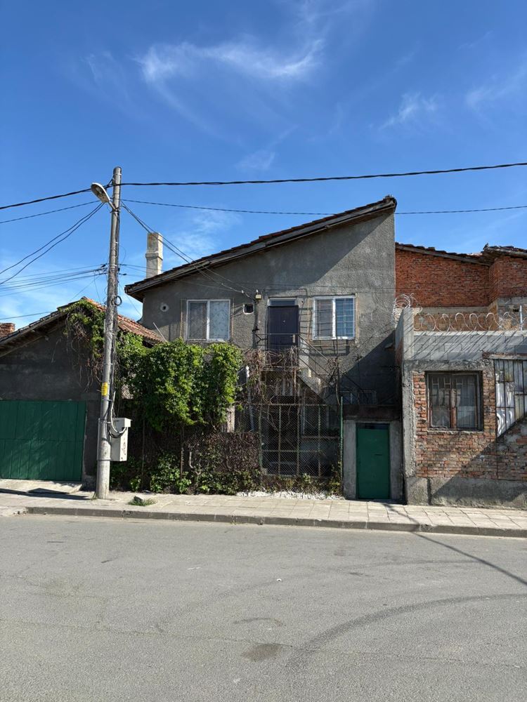 Burgas – Detached Two-Storey House with Garage and Option for Two Independent Households