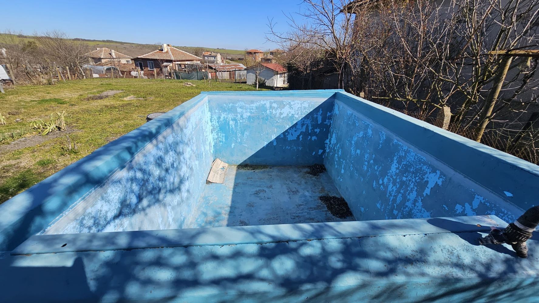 Excellent single-story house with pool and spacious yard in Dyulevo village