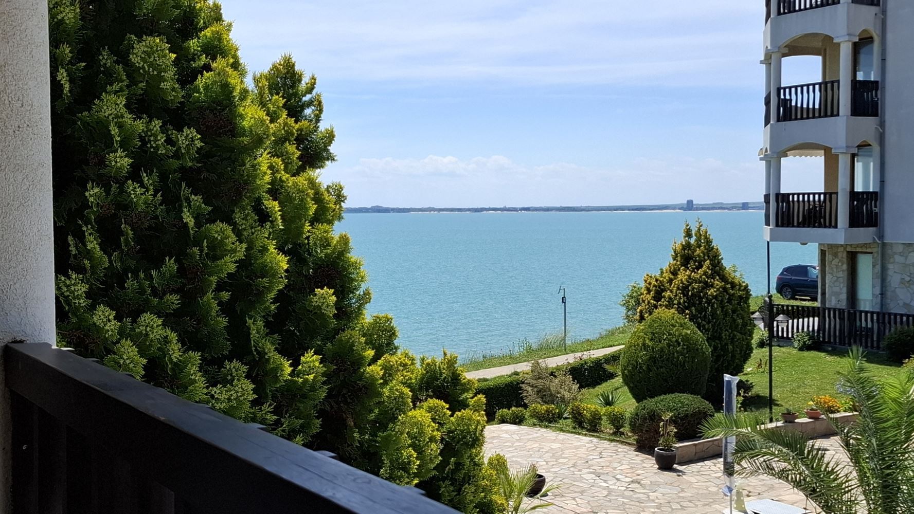 Luxury Three-Storey Townhouse 50 Meters from the Beach – Brand-New Home with Modern Interior and Complete Comfort