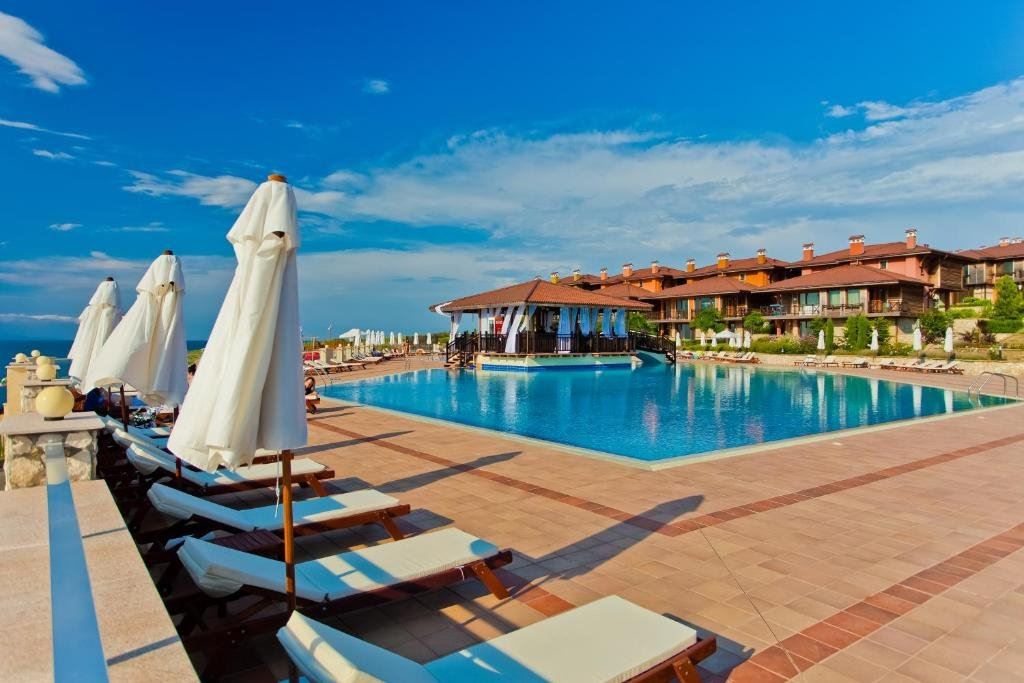 Elegant house with sea panorama in the prestigious Sozopolis complex in Sozopol – luxury, comfort, and investment on the first line