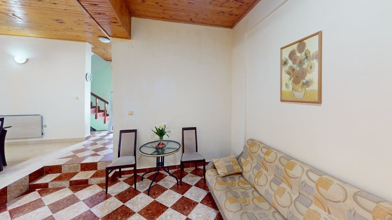 Two-storey house in Poroy village – peace, space and comfort near the sea