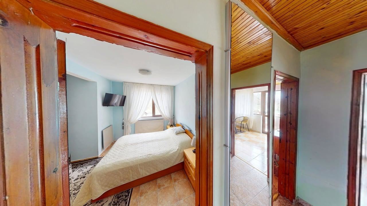 Two-storey house in Poroy village – peace, space and comfort near the sea